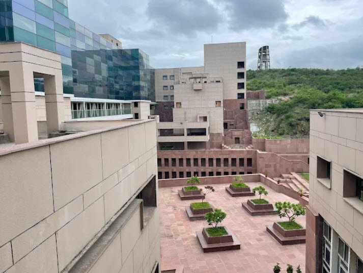 Indian Institute of Management Udaipur (IIM-Udaipur), Udaipur, Rajasthan - Vushii.com